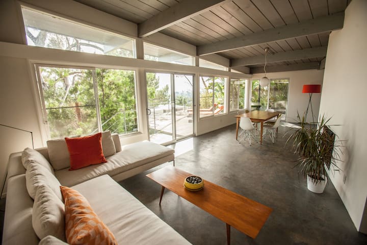 Poetic Place in the HollywoodHills w/Amazing Views