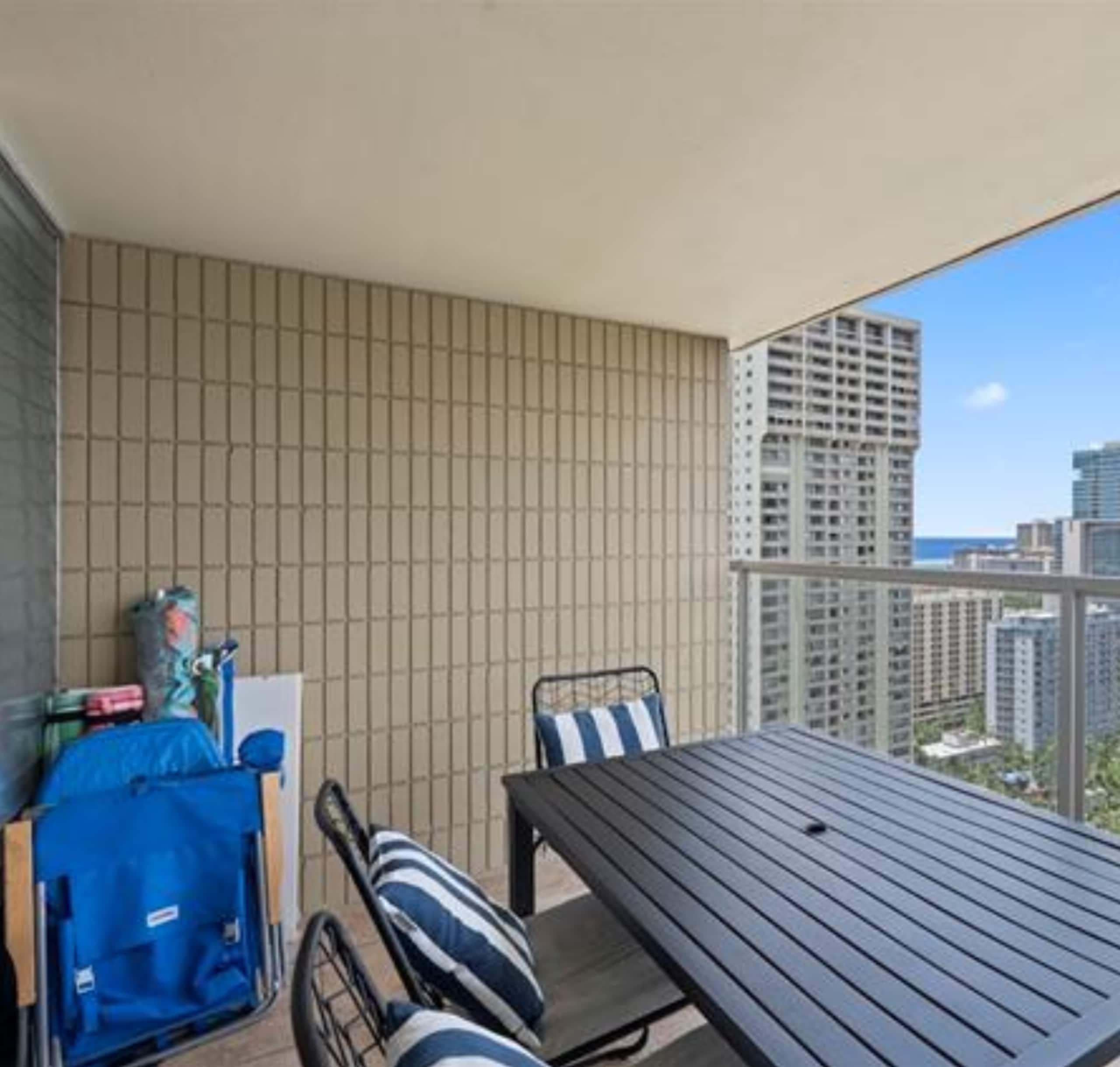 Condo in Honolulu · ★4.97 · Studio · 1 bed · 1 private bath - Image 19