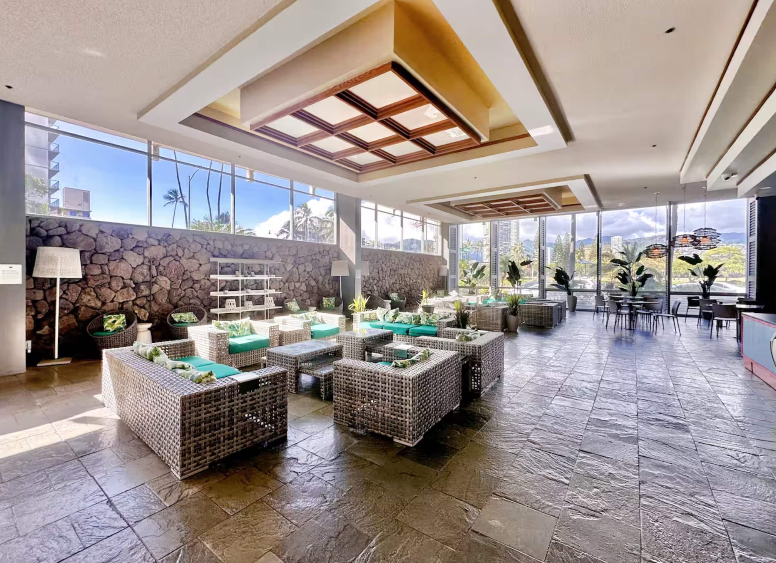 Condo in Honolulu · ★4.97 · Studio · 1 bed · 1 private bath - Image 13