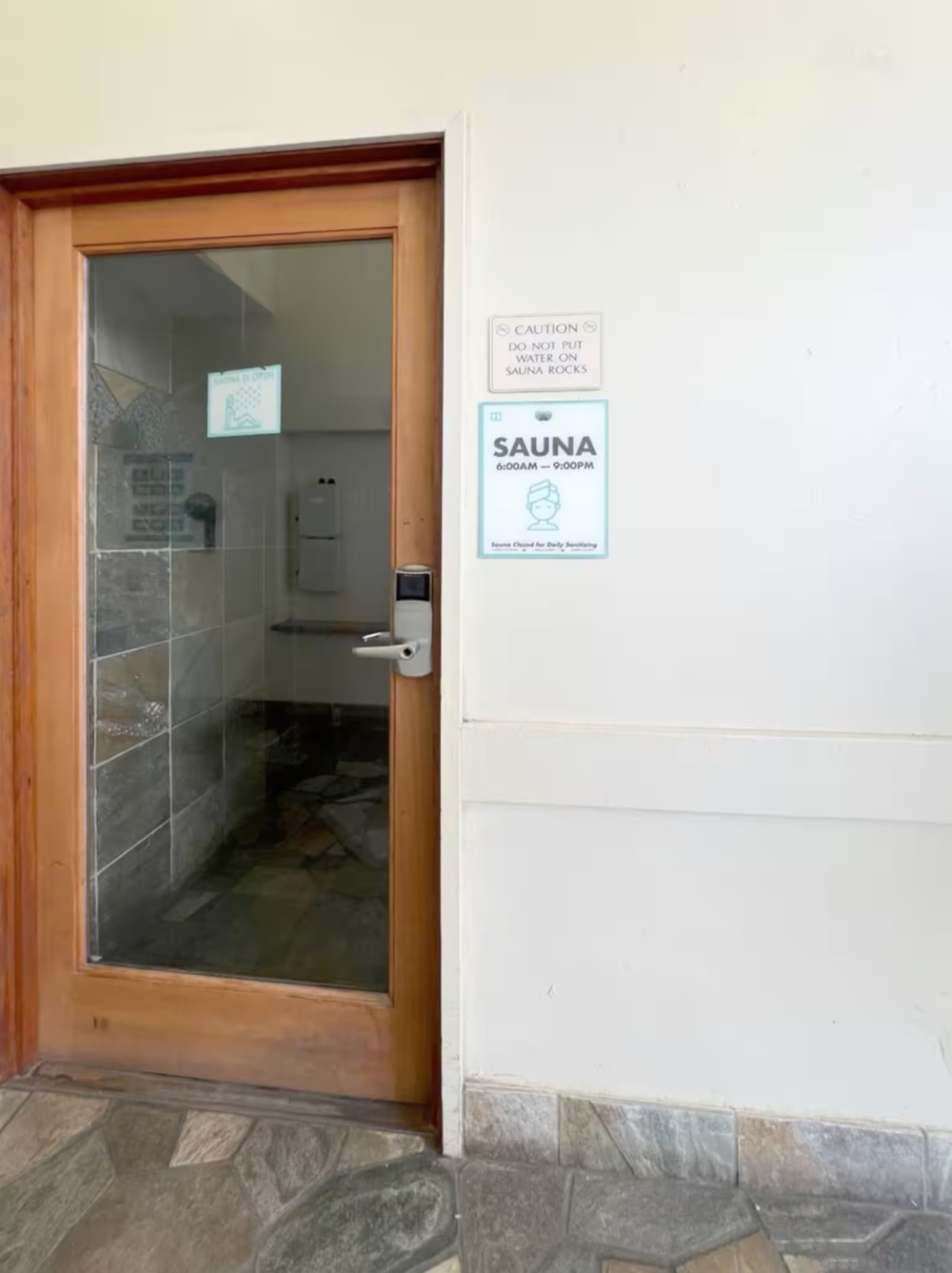 Condo in Honolulu · ★4.97 · Studio · 1 bed · 1 private bath - Image 35