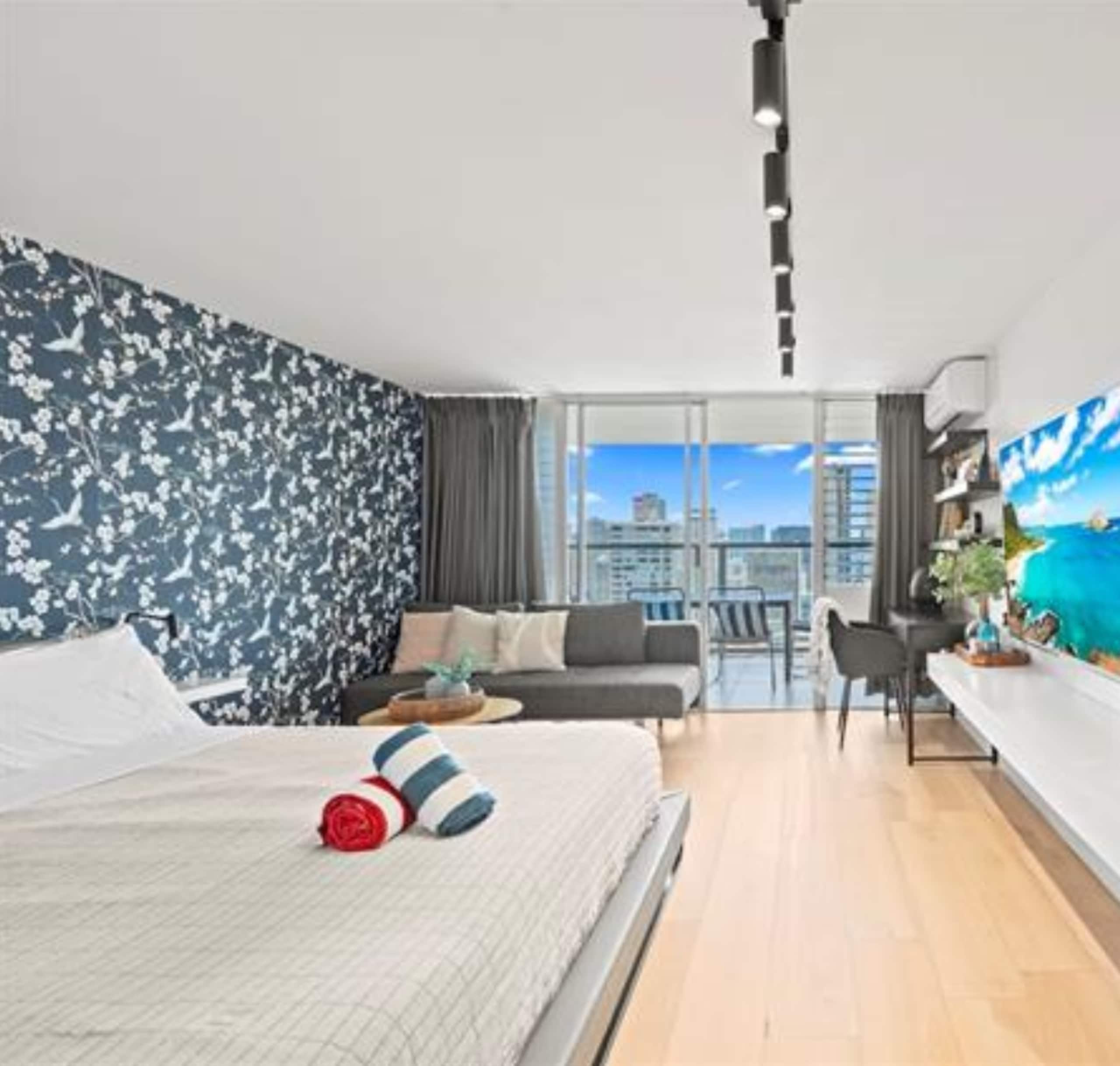 Condo in Honolulu · ★4.97 · Studio · 1 bed · 1 private bath - Image 29
