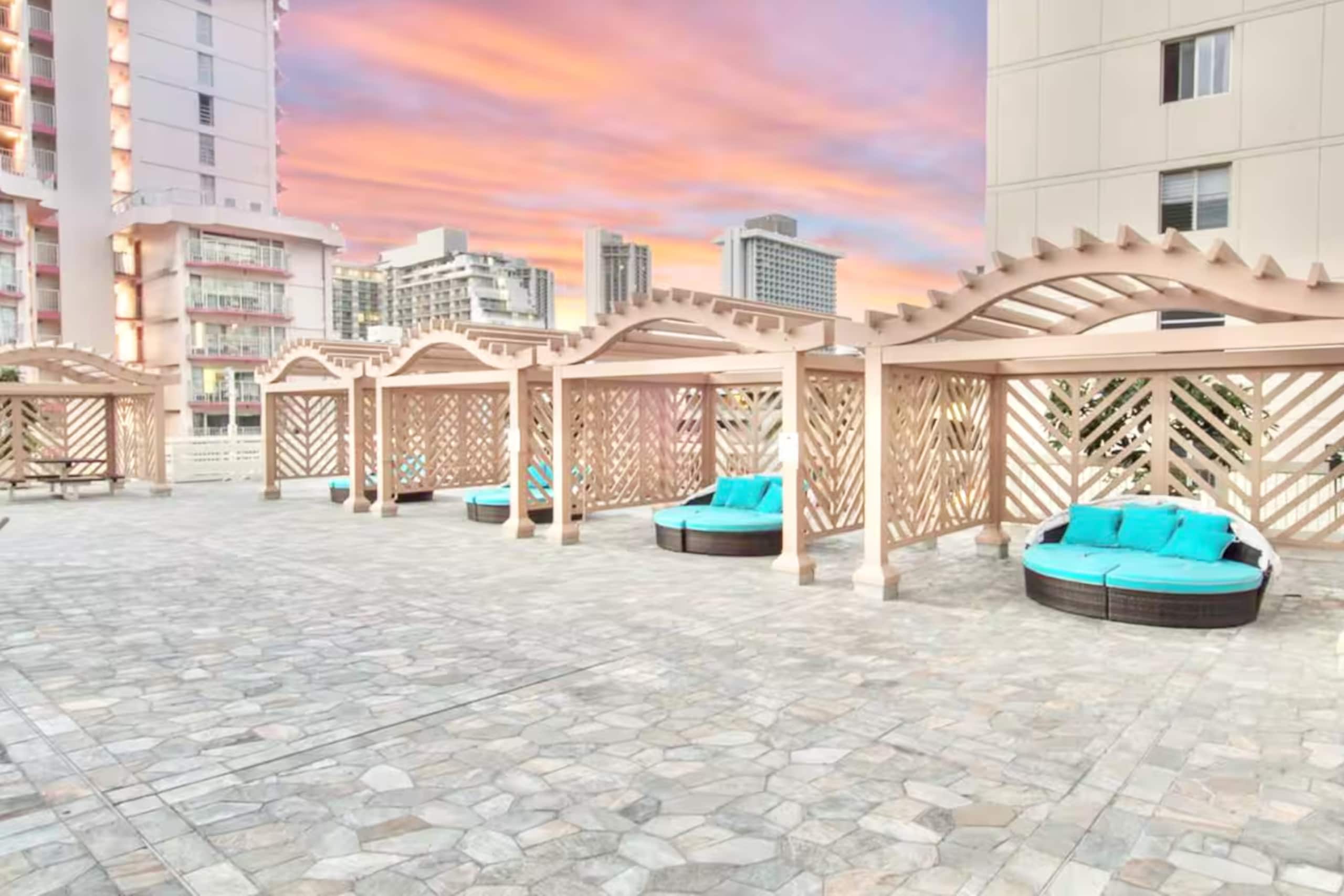 Condo in Honolulu · ★4.97 · Studio · 1 bed · 1 private bath - Image 25