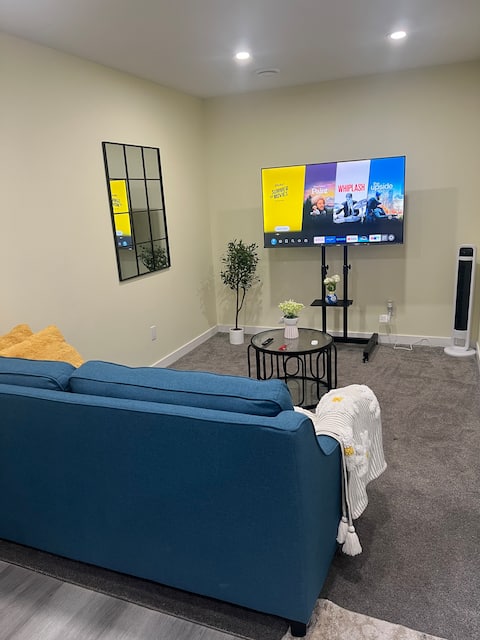 Top performing Airbnb: Cozy suite in the Greens in The Greens On Gardiner