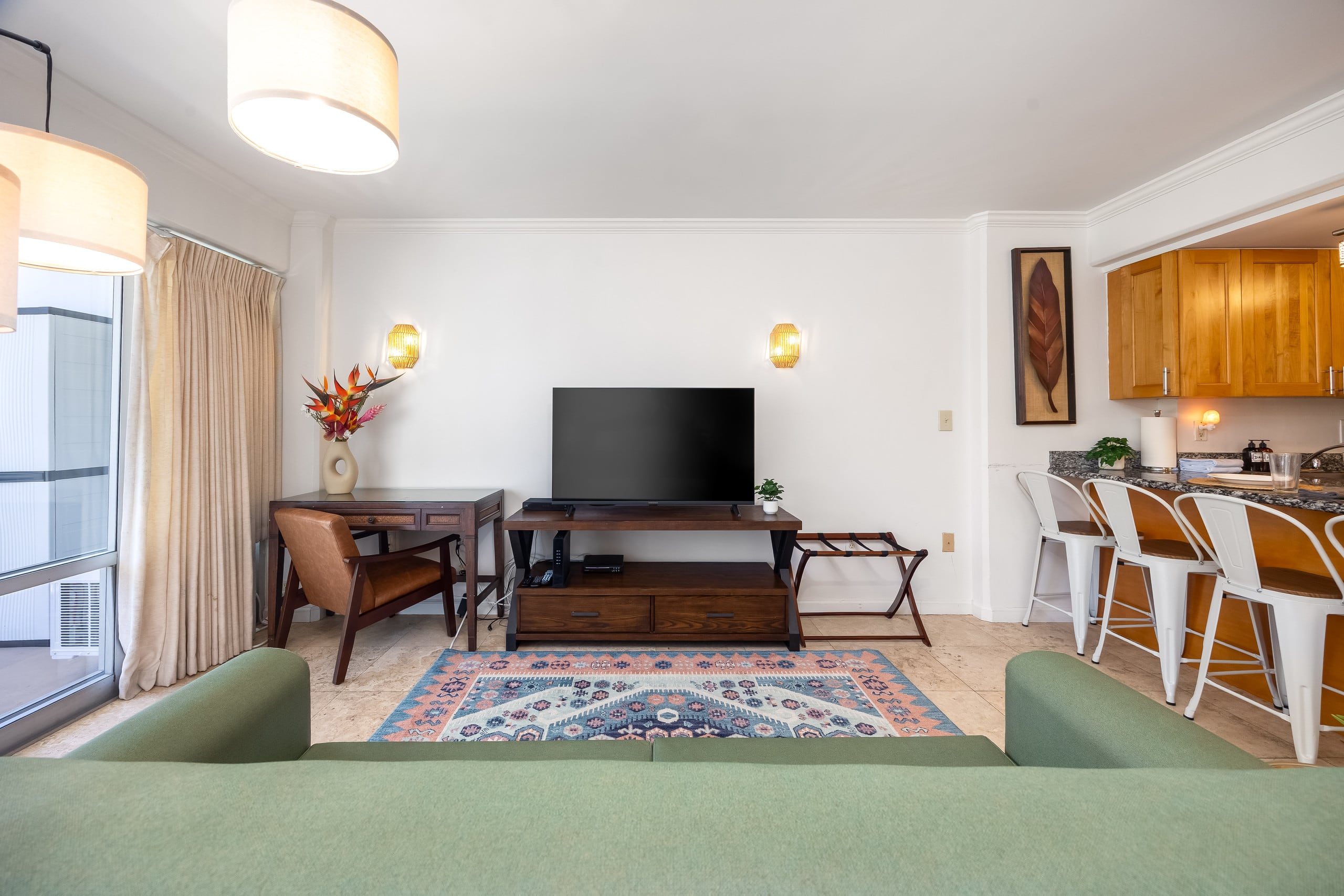 Condo in Honolulu · ★4.86 · Studio · 3 beds · 1 bath - Image 35