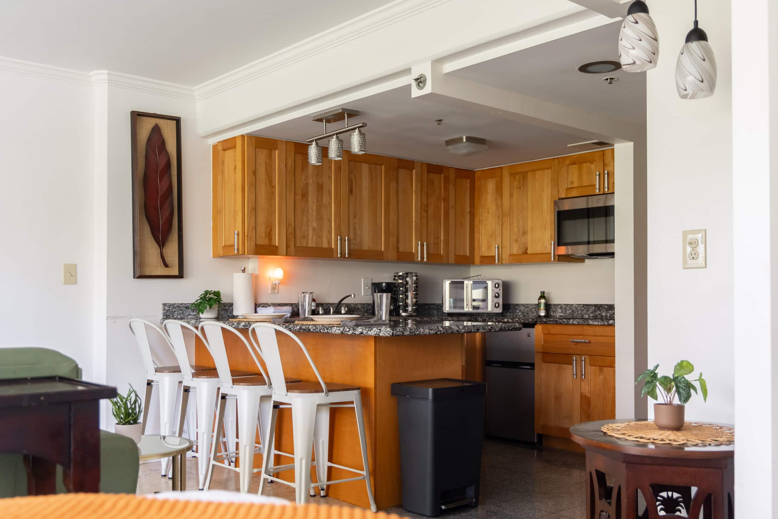 Condo in Honolulu · ★4.86 · Studio · 3 beds · 1 bath - Image 26