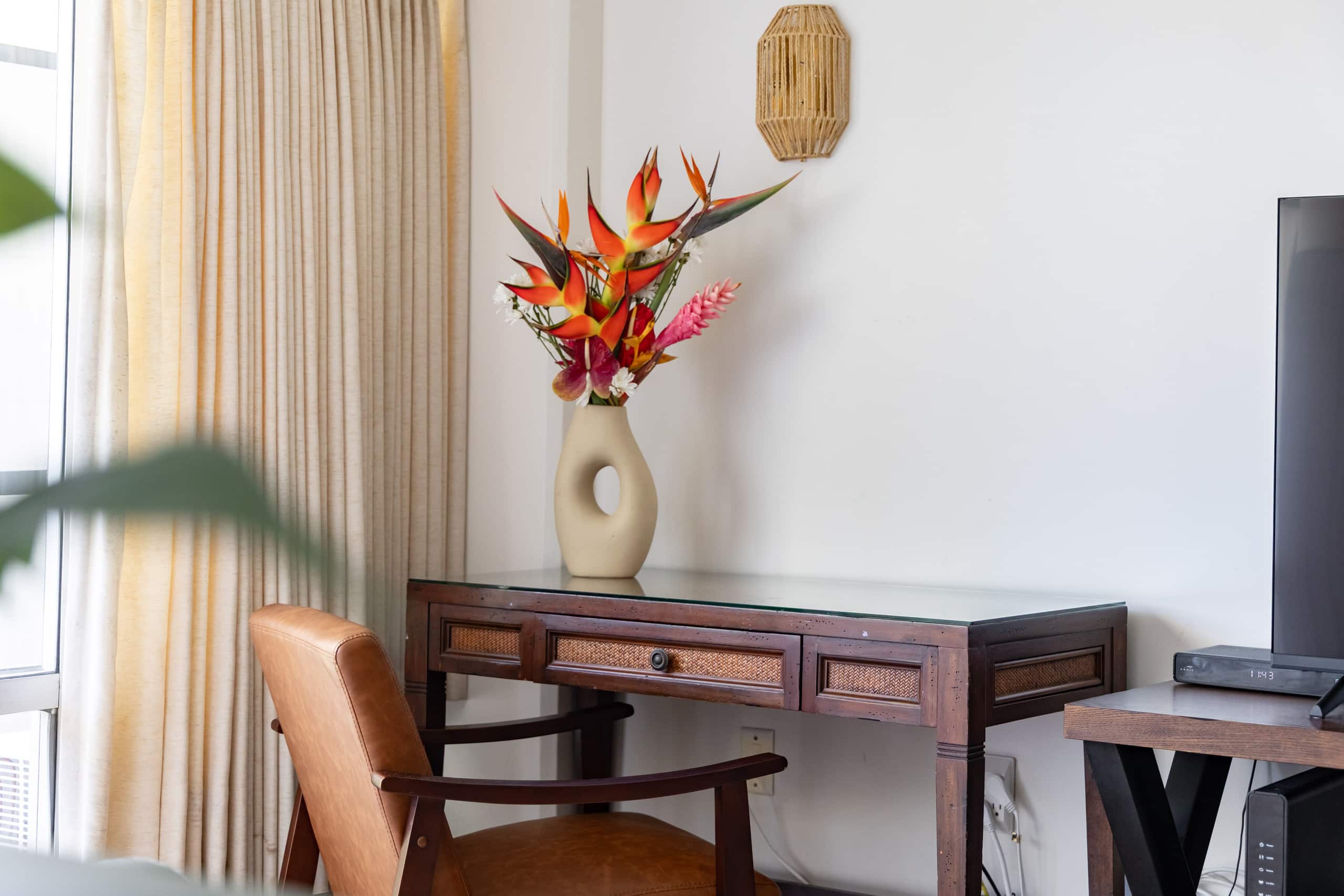 Condo in Honolulu · ★4.86 · Studio · 3 beds · 1 bath - Image 44