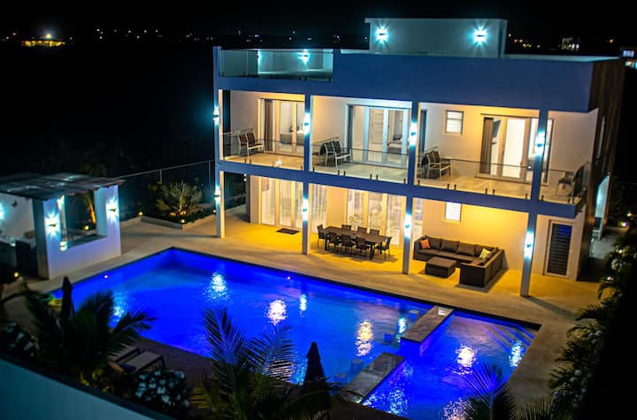 Marvellous 3 Bdr Villa With Private Swimming Pool - Turks- und Caicosinseln