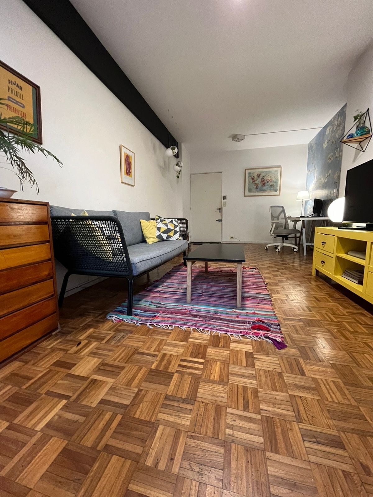 Two-bedroom apartment with private patio in Colegiales