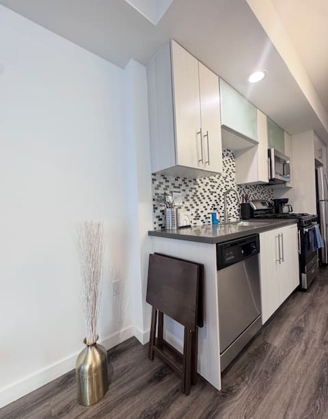 Successful Airbnb property: Stylish DTLA Getaway | Parking Not Included in Vernon