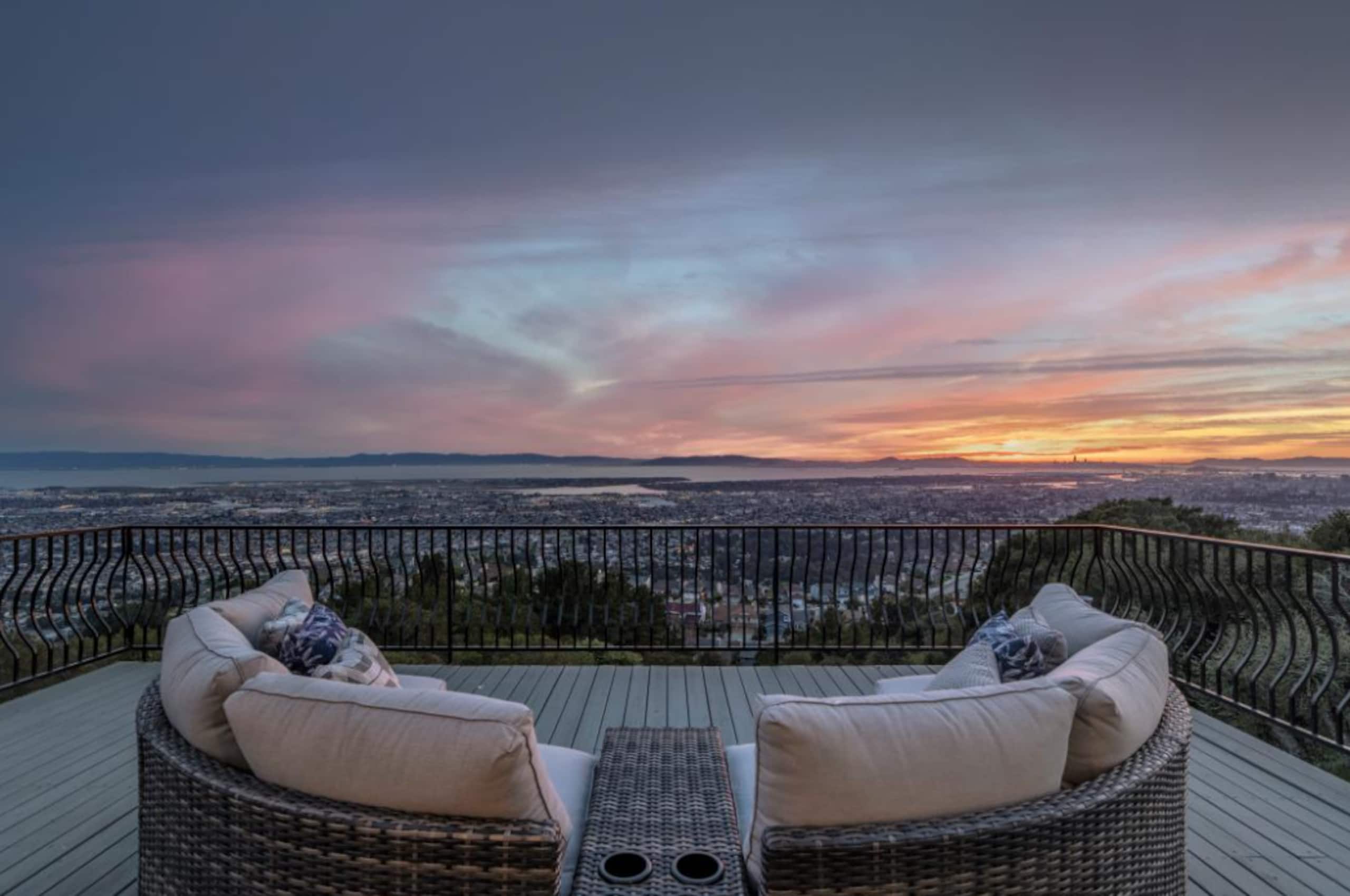 Golden Horizon Estate SF Bay Views & Bridge - Photo 4