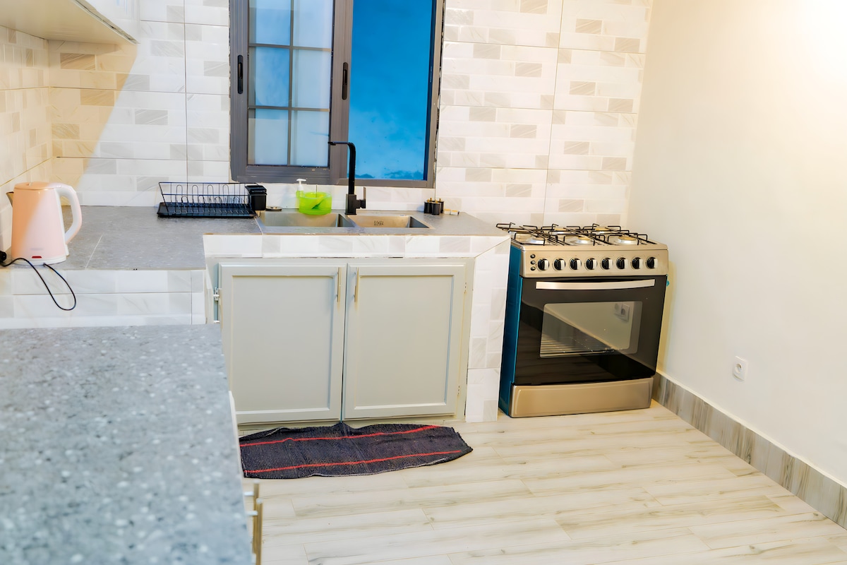 Full kitchen image 4
