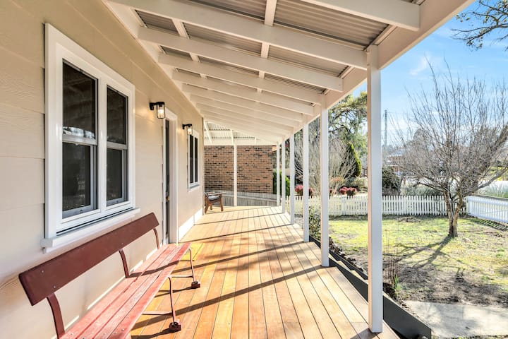Monaro Cottage  in historic Lambie Street Cooma
