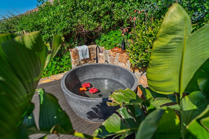 Home in Simon’s Town | Outdoor Bath, AirCon & View