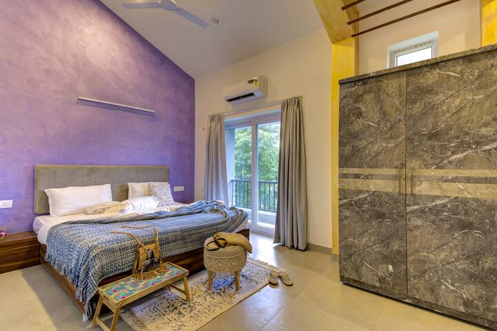 Bedroom 1 image 2