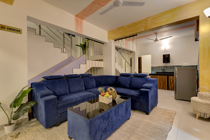 Living room image 4