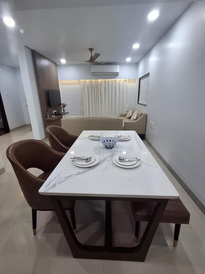 Dining area image 3