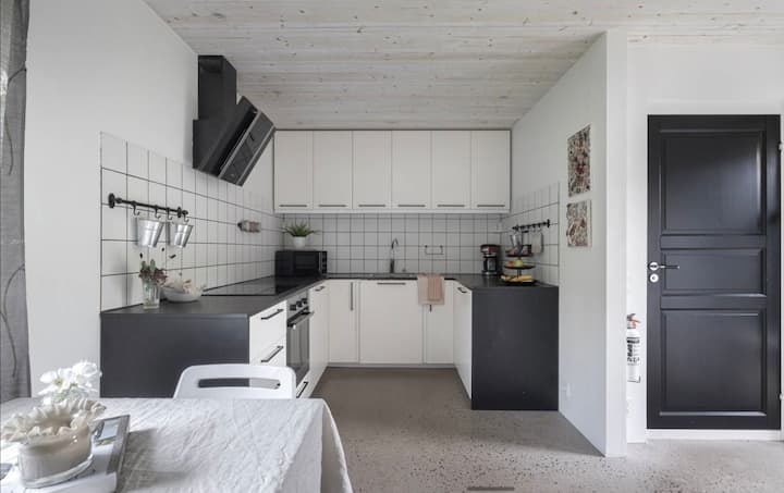 Comfy Modern Guest House - Habo