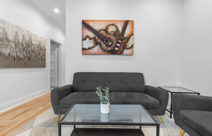 Stylish 4-bedroom Downtown Montreal Best Retreat - Montreal