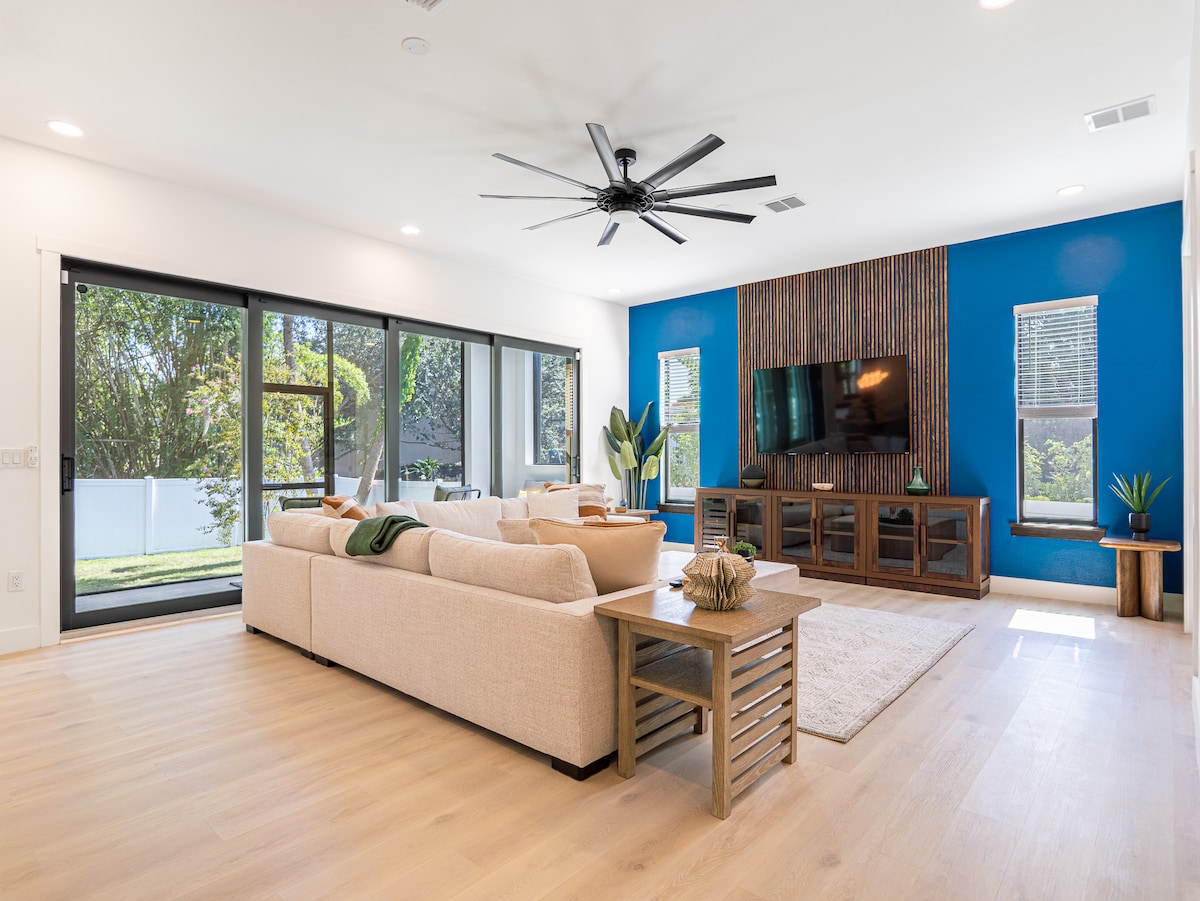 Successful Airbnb property: Gorgeous Elegant New Construction Tampa Home in Port Tampa City