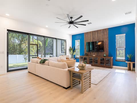 Successful Airbnb property: Gorgeous Elegant New Construction Tampa Home in Port Tampa City