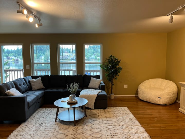 3 Bedroom Guest Suite On Clear Lake! - Northwest Trek Wildlife Park