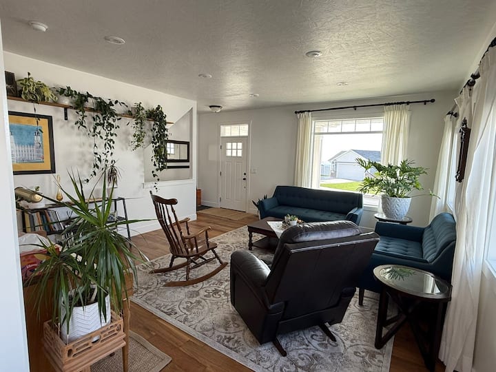 Weekend Retreat In Providence-ev Station-sleeps 15 - Hyrum State Park, Hyrum