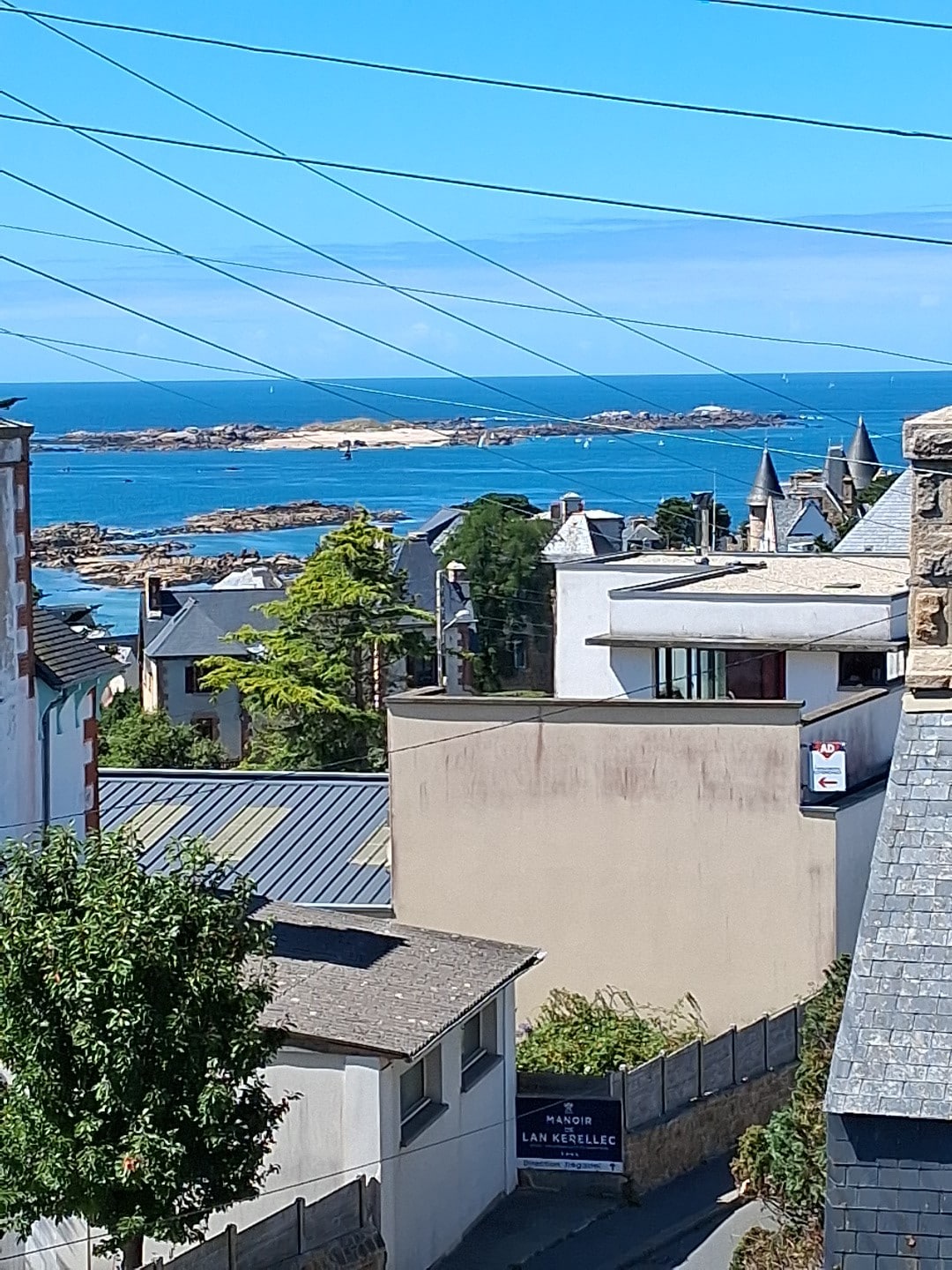 Top Airbnb: Cozy studio near beaches sea view private parking in Trébeurden