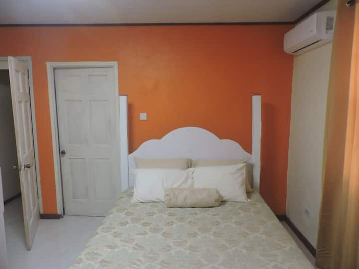 主卧带套房卫生间 