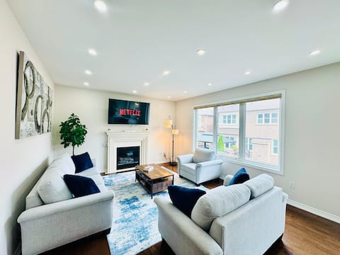Successful Airbnb property: 2,800 Sq Ft Oakville Executive Home | 4BR 4BA in Oakville