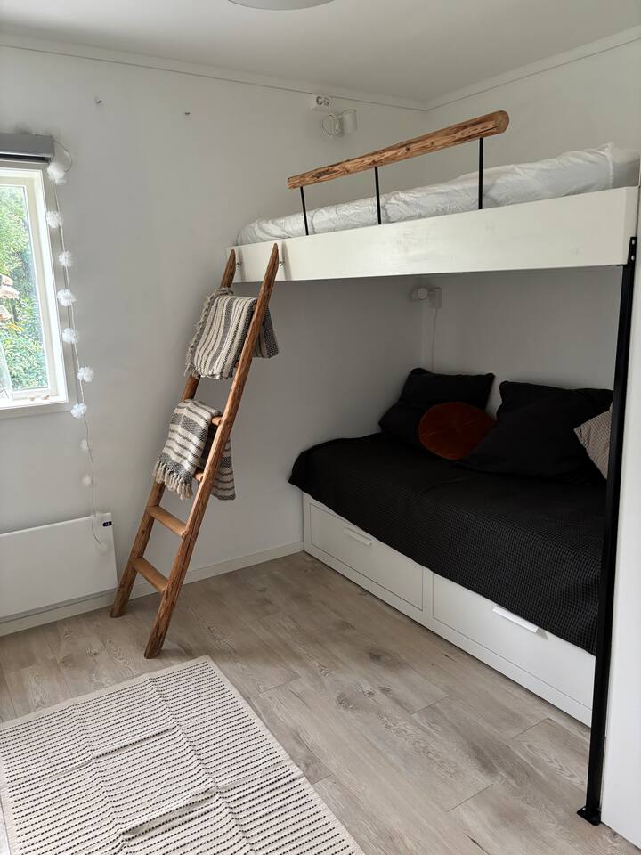 سرير أريكة لشخصين وسرير بطابقين بحد أقصى 60 كجم. 