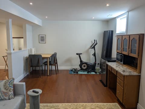 Successful Airbnb property: Basement Studio Getaway in London