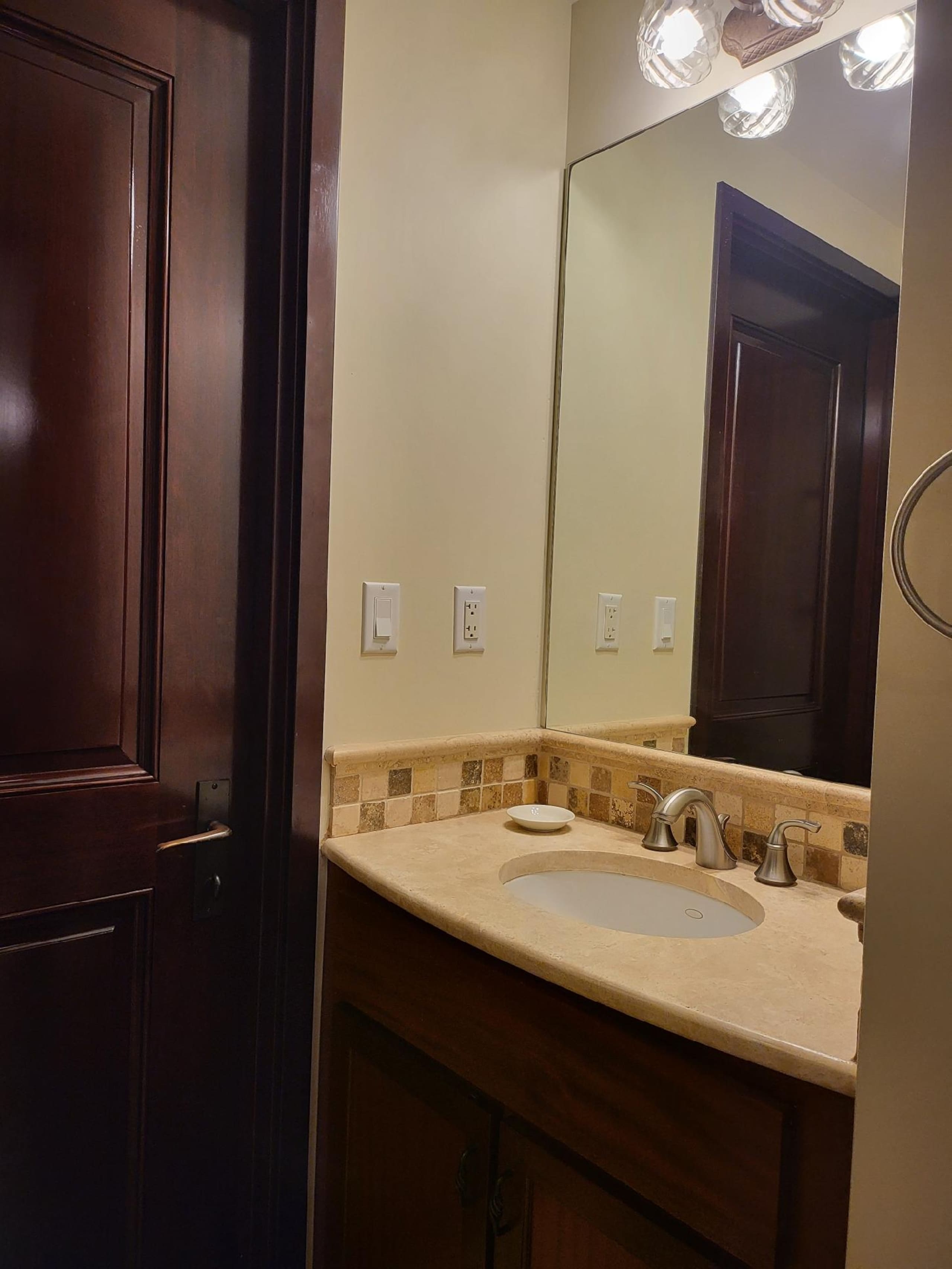 Condo in Kapaa · ★5.0 · 1 bedroom · 2 beds · 2 baths - Photo 10