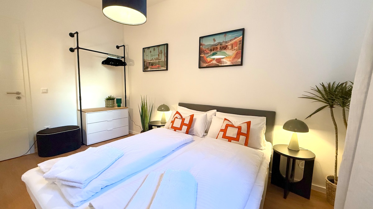 BeckHomes Munich K1: new central studio apartment with 2 bedrooms