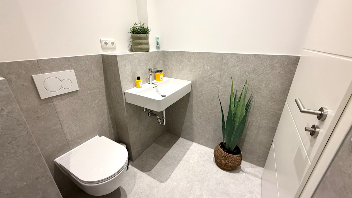 BeckHomes Munich K1: new central studio apartment with 2 bedrooms