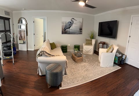 Top performing Airbnb: The Sideline Suite! Steps away from the stadium! in Auburn / Opelika