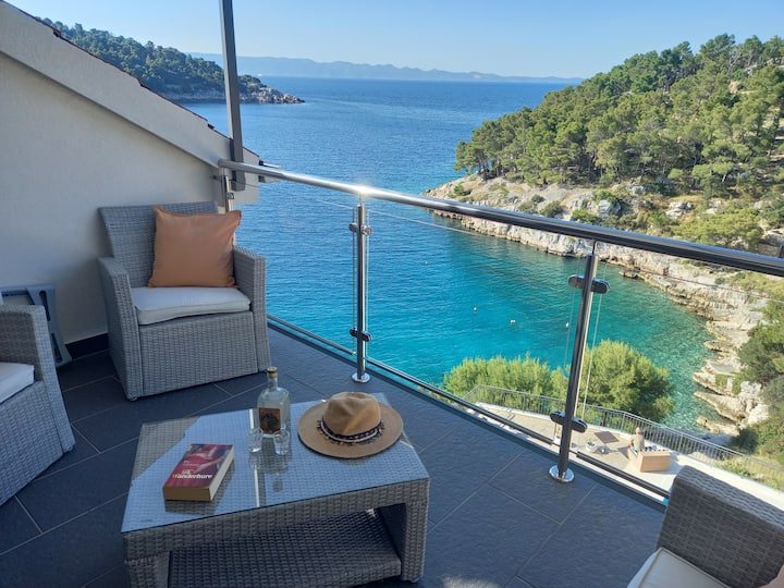 Apartments Rogošić With Sea View - Milnà