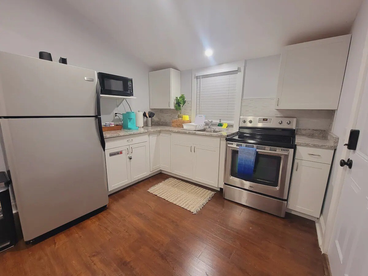 Popular Airbnb listing: Seminole Heights Apartment | Minutes to Downtown in Southeast Seminole Heights
