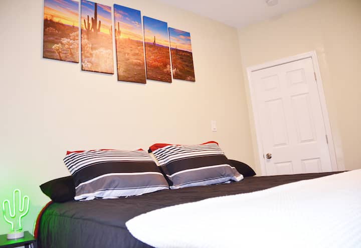 Кревет за убавина со големина на брачен кревет
Ноќна светлина од кактус
Осцилирачки вентилатор од 16инчи