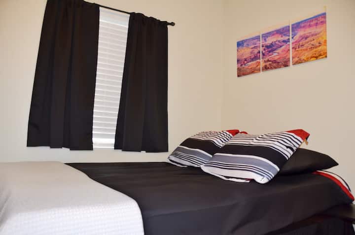 Двоен кревет (широк 150 -
Затемнети завеси