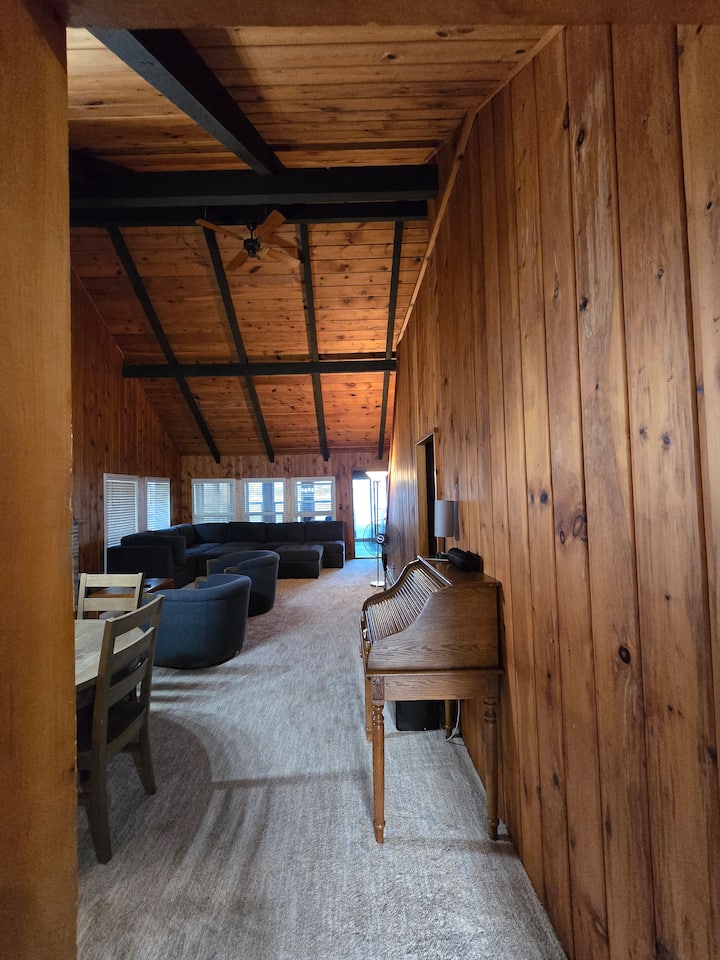 Lake House Private Frontage With Amazing Sunsets - Greenville, MI