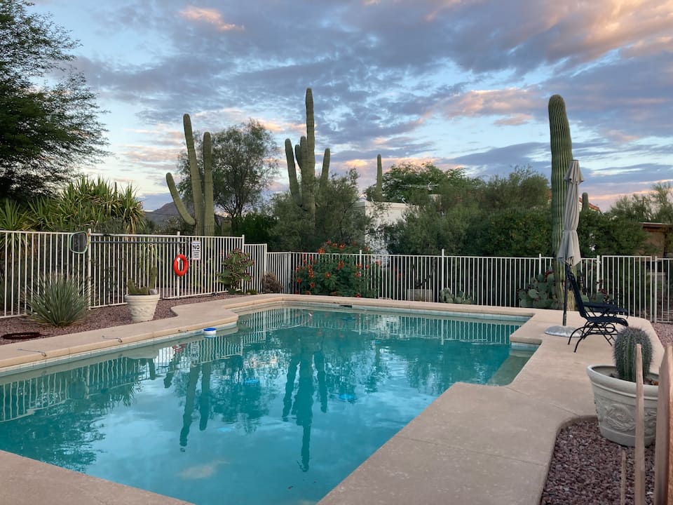 Charming Southwest-Style Guesthouse with Mt Views — photo 1