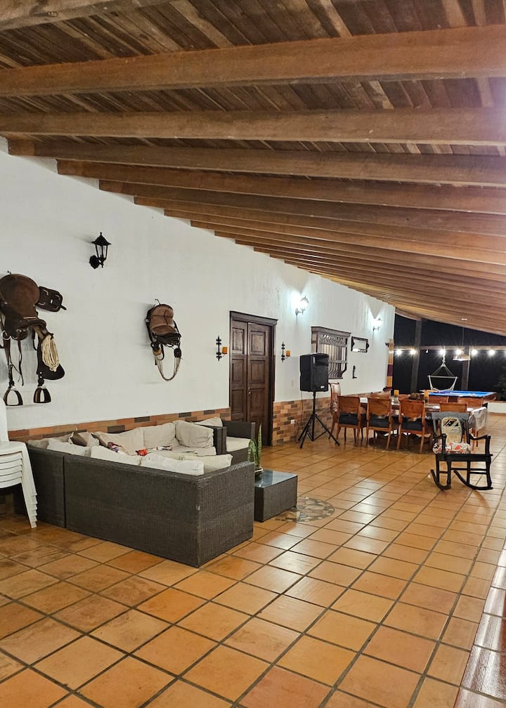 Casa Campestre Con Vista Amedellín/piscina/jacuzzi - San Pedro