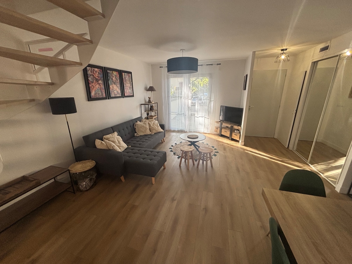 Top Airbnb: La Belle du Midi - Spacious 3-bedroom apartment, up to 8 people in Minimes / Barrière De Paris / Ponts Jumeaux / La Vache / Raisin / Fondeyre
