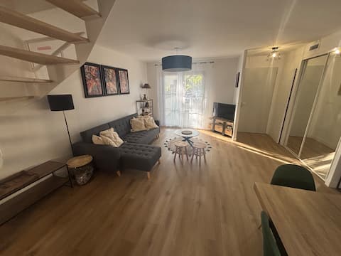 Top Airbnb: La Belle du Midi - Spacious 3-bedroom apartment, up to 8 people à Minimes / Barrière De Paris / Ponts Jumeaux / La Vache / Raisin / Fondeyre