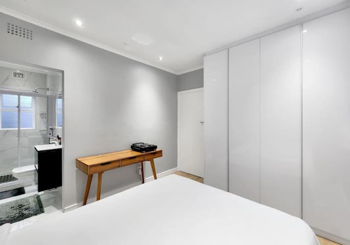 Gorleston Getway gallery image 5