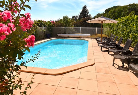 Escape to Drôme: large villa, jacuzzi & pool
