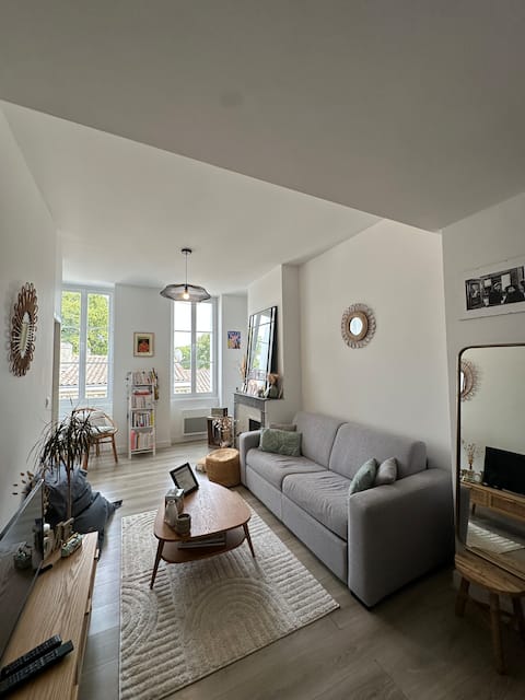 Annonce Airbnb populaire: Bright entire accommodation in the center of Bordeaux à Bordeaux Centre