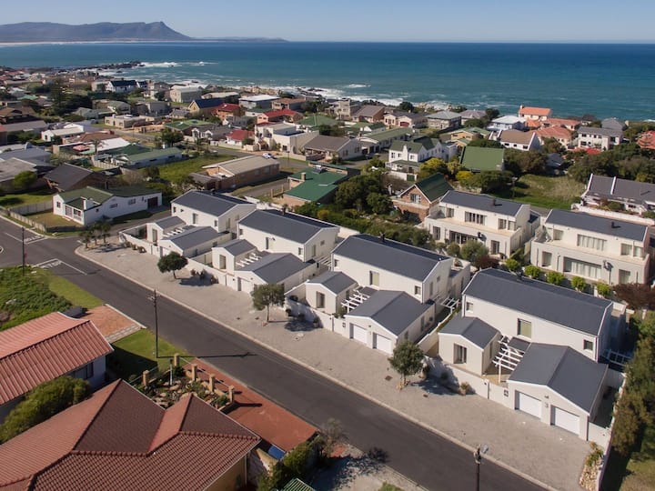 Spatalla Unit 4 - Single Beds Room No 4 - Kleinmond