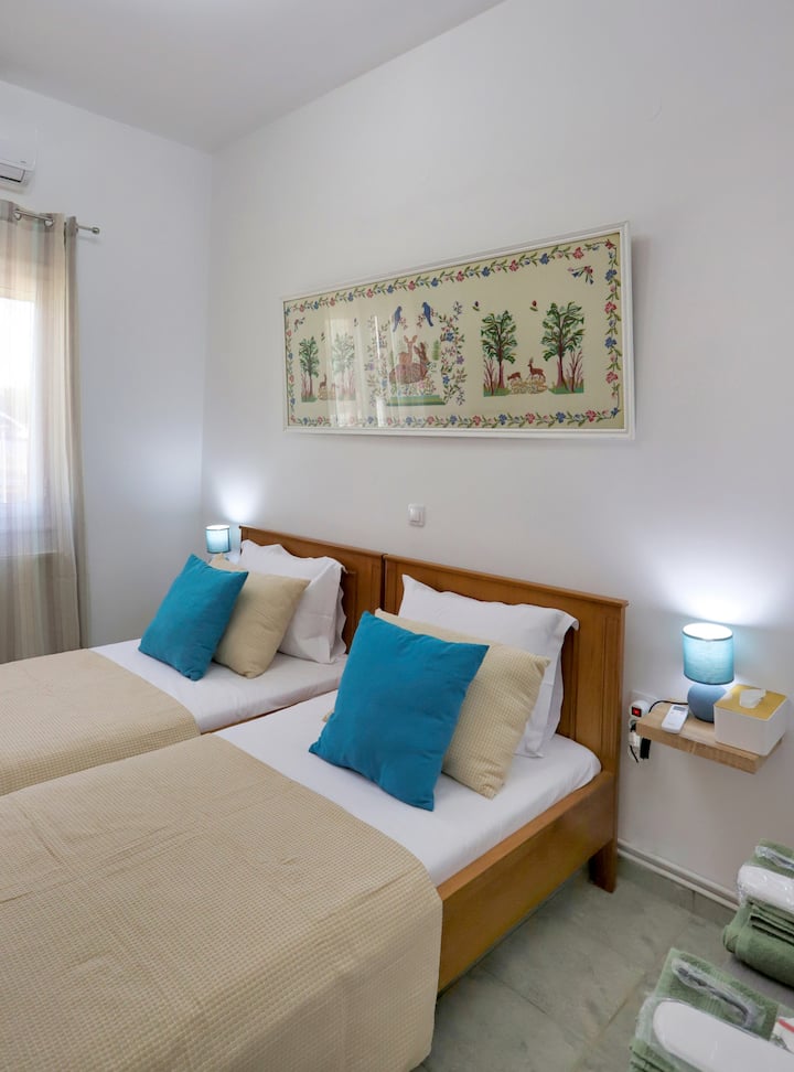 Theasis Serenity Residence – Спална соба 2 со два единечни кревета