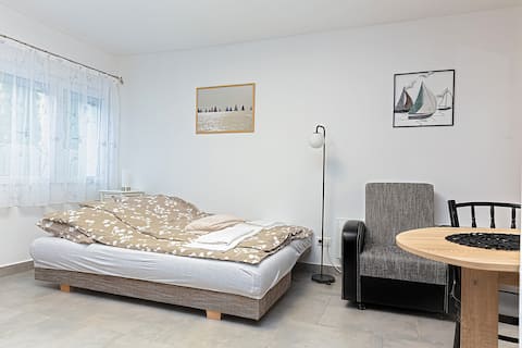 Top performing Airbnb: Zephyr-Dhingi Ground floor / 2 people /Studio apartment in Zamárdi
